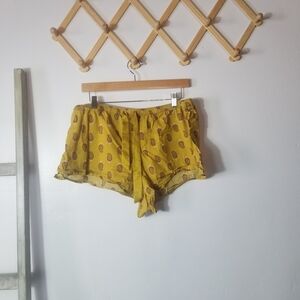 SECRET TREASURES WOMEN'S YELLOW PAISLEY SLEEP SHORTS SIZE LARGE
